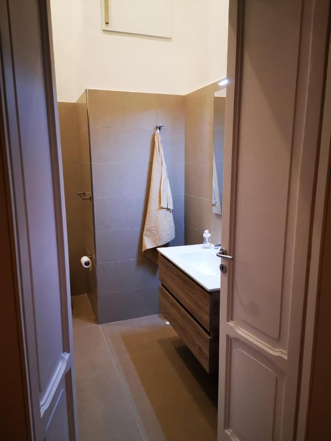 נאפולי Casa Cupiello Via Chiaia - Casa Vacanze Ad Uso Esclusivo מראה חיצוני תמונה