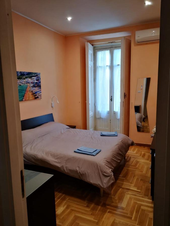 נאפולי Casa Cupiello Via Chiaia - Casa Vacanze Ad Uso Esclusivo מראה חיצוני תמונה